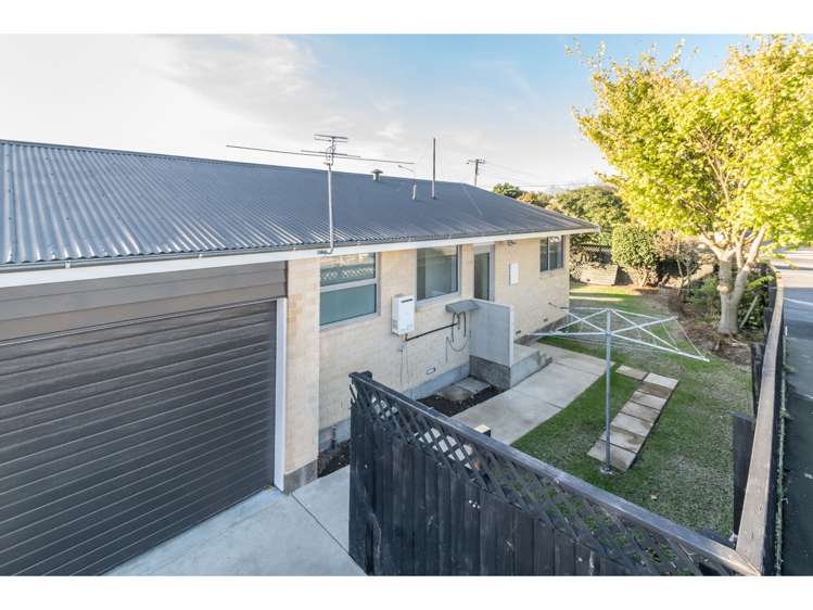 117 Gayhurst Road Dallington_9