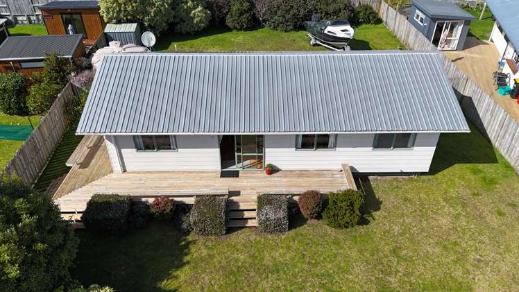 11 Hawk Hill Crescent Cooks Beach_14