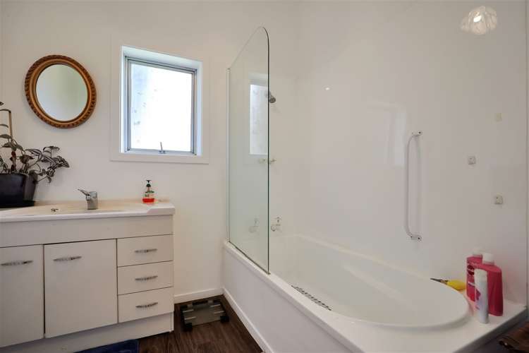 17 Wilkinsons Road Chertsey_13