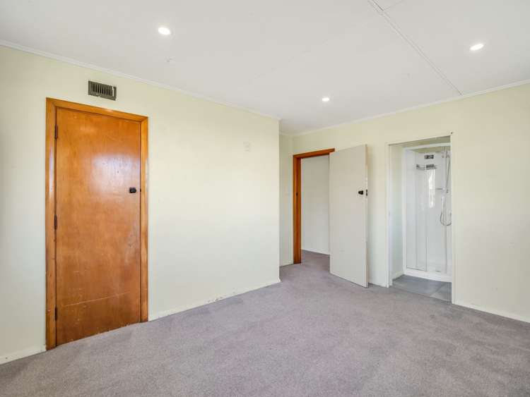 15 Kennard Crescent Karitane_11