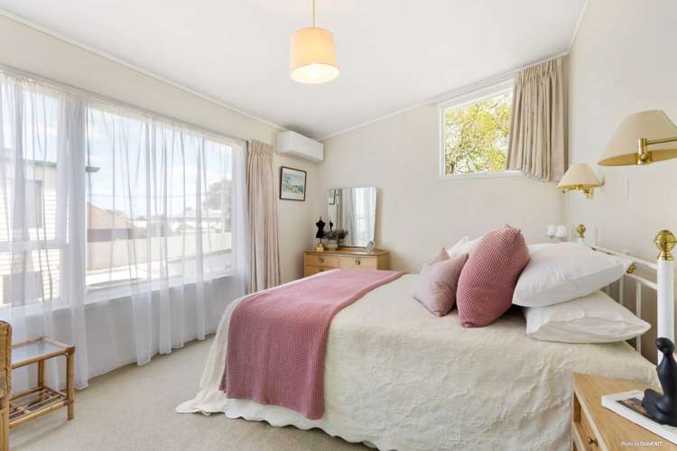 2/270 Lake Road Hauraki_18