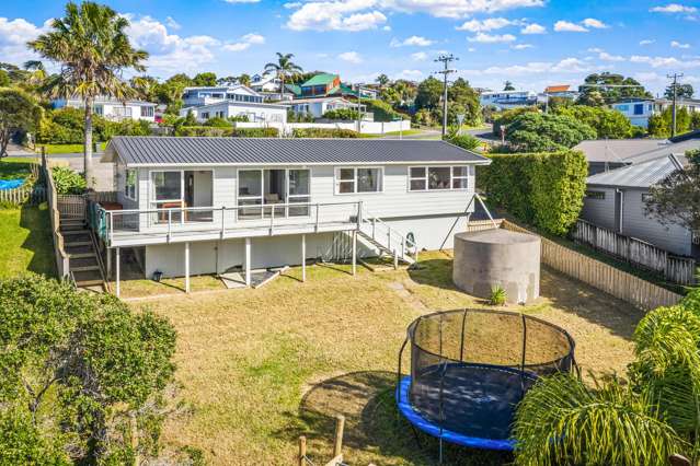 Sunshine. Sea Views & A Full Site