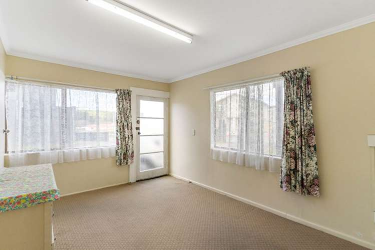 4 Playfair Road Mount Roskill_11