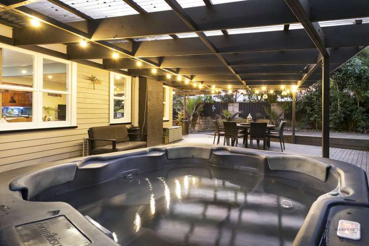 115 Captain Scott Road Glen Eden_14