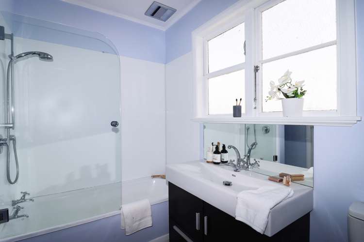 257 High Street South Carterton_13