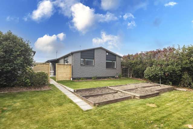 2/68 Ottawa Road Wainoni_1