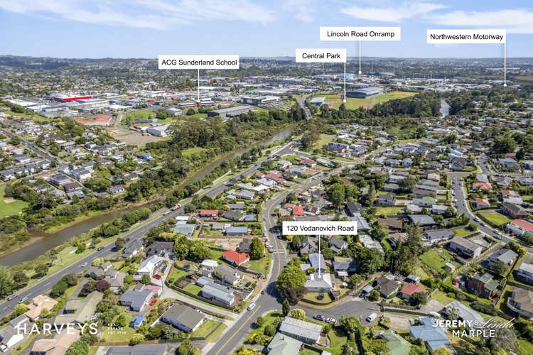 120 Vodanovich Road Te Atatu South_19