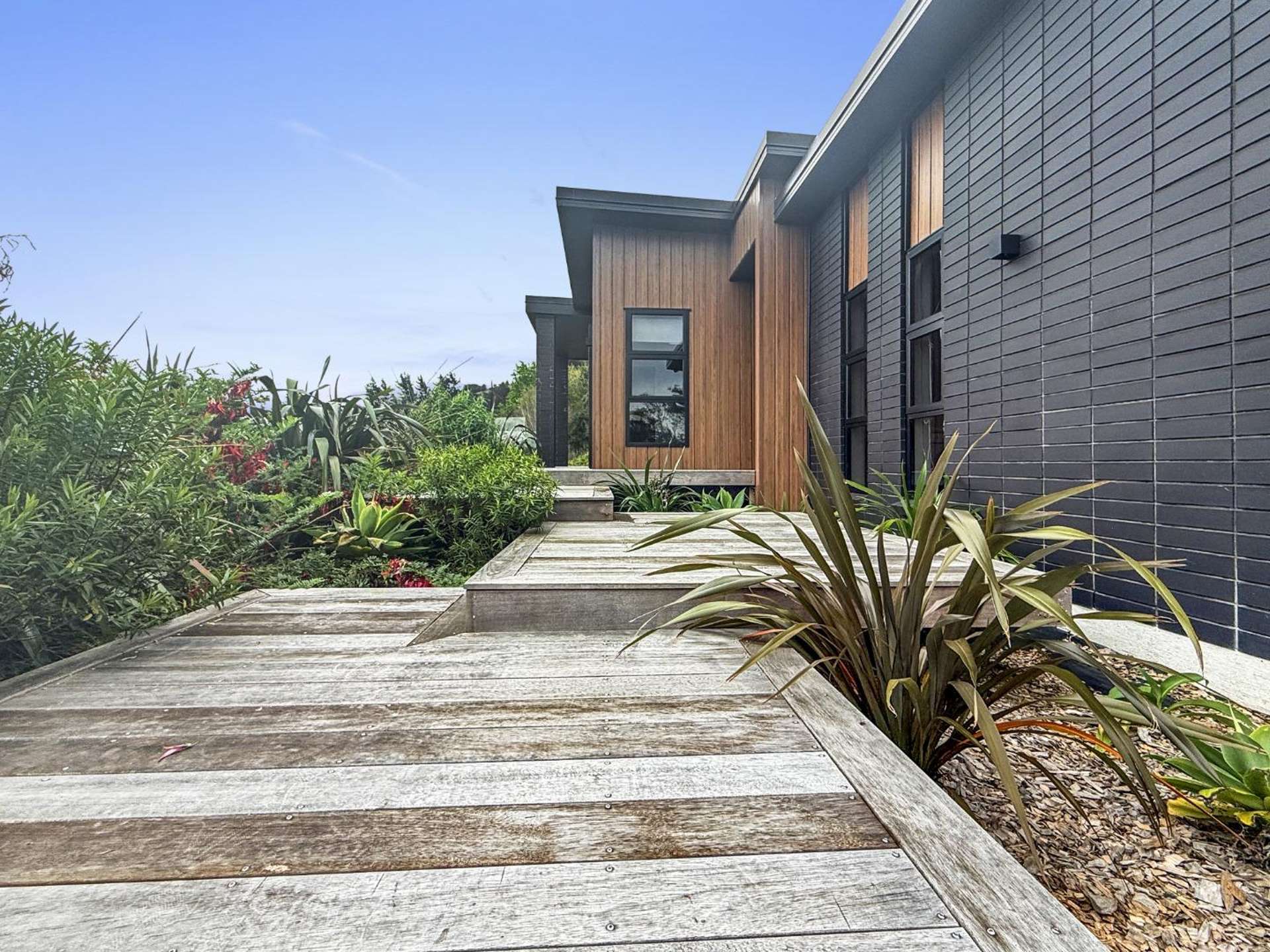 10 Terrace Road 10779_0
