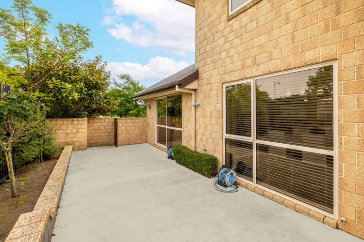 6 Titirangi Crescent Parklands_16