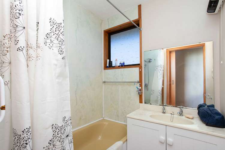 1/2 Takapu Place Bromley_8