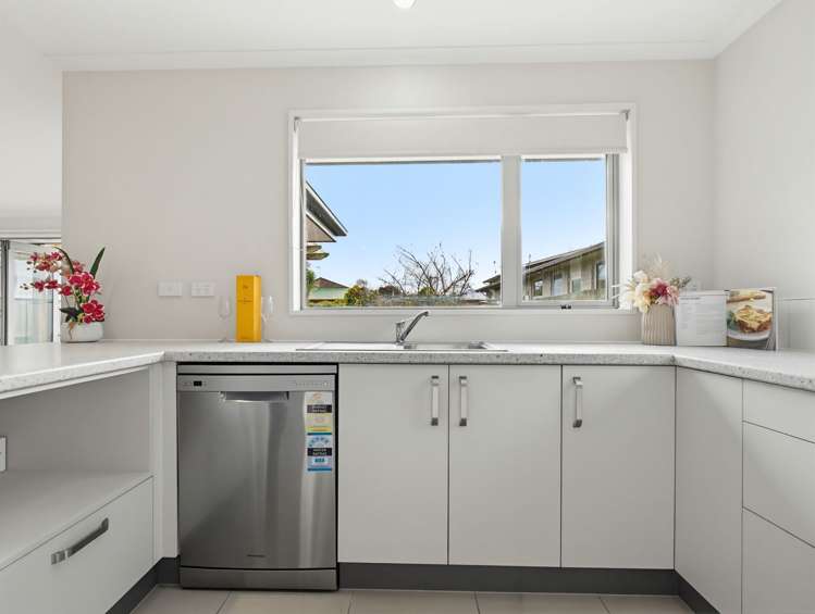 557 Hereford Street Linwood_12