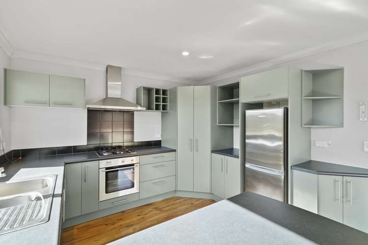 13 Covent Drive Stoke_8