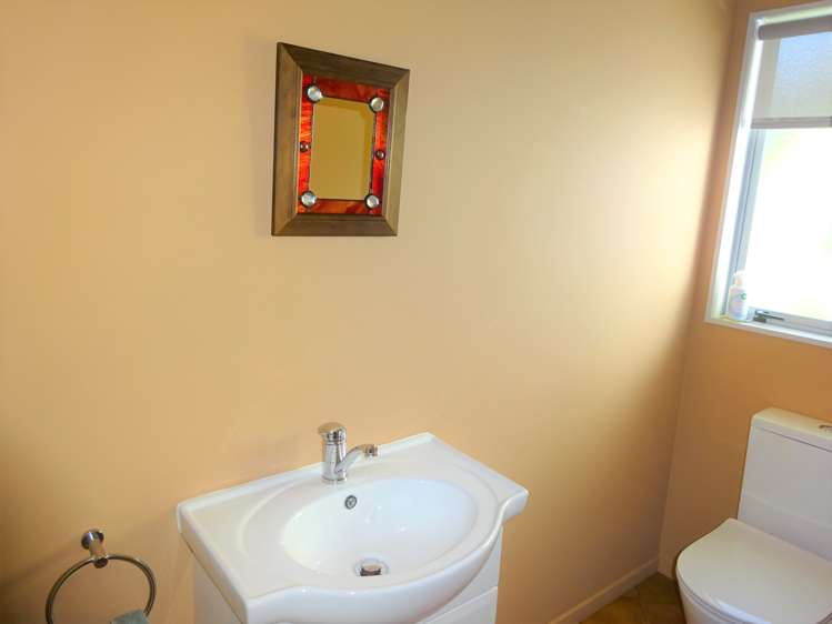 6 Cousins Avenue West Foxton Beach_14