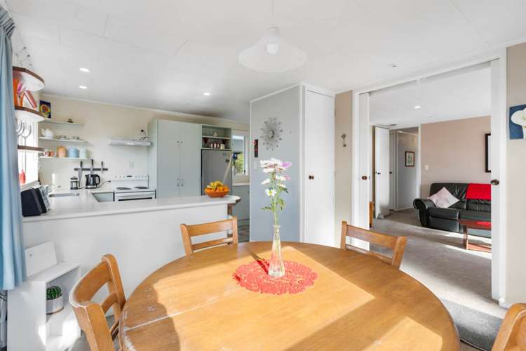 145 Chivalry Road Glenfield_10