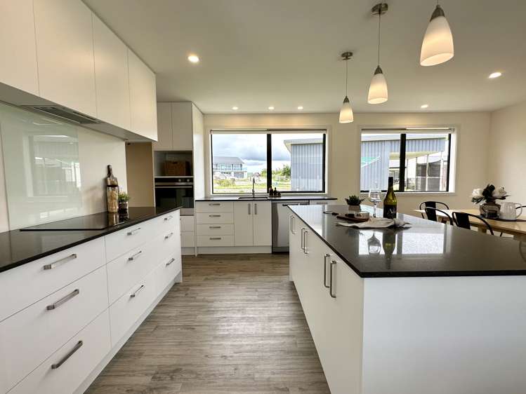 8 Chatham Rise Seaward Bush_13