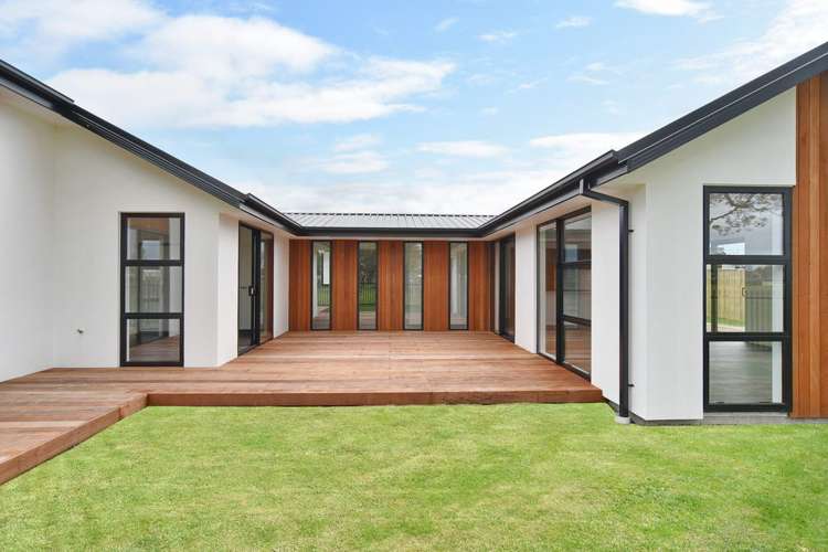 21 Malaga Crescent Harewood_25