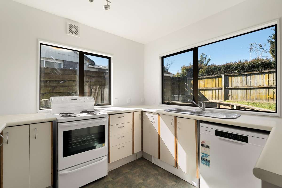 2/76 Moore Street_4