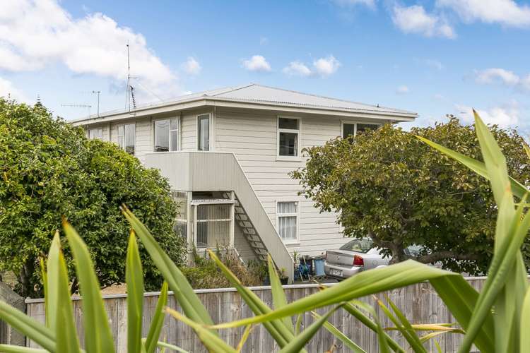 6/139 Queens Drive Lyall Bay_7