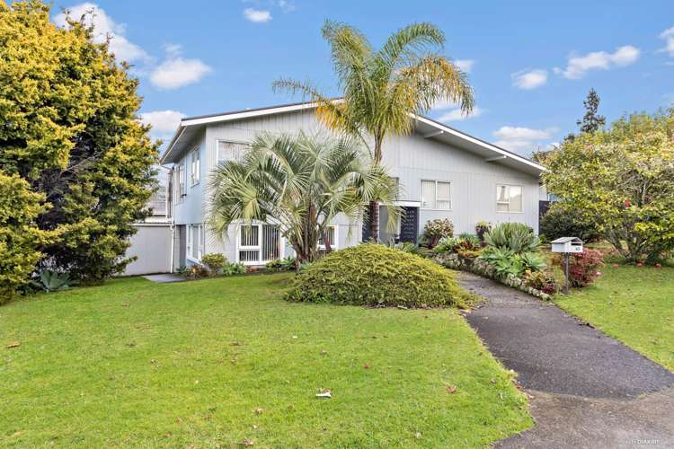 62 Gloria Avenue Te Atatu Peninsula_1