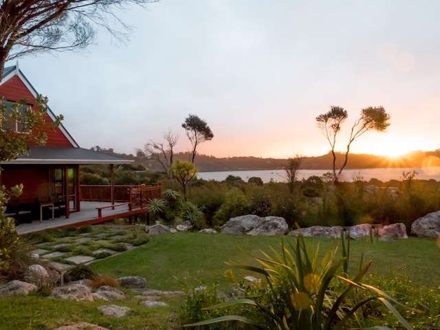 6 Lichen Grove Russell_1