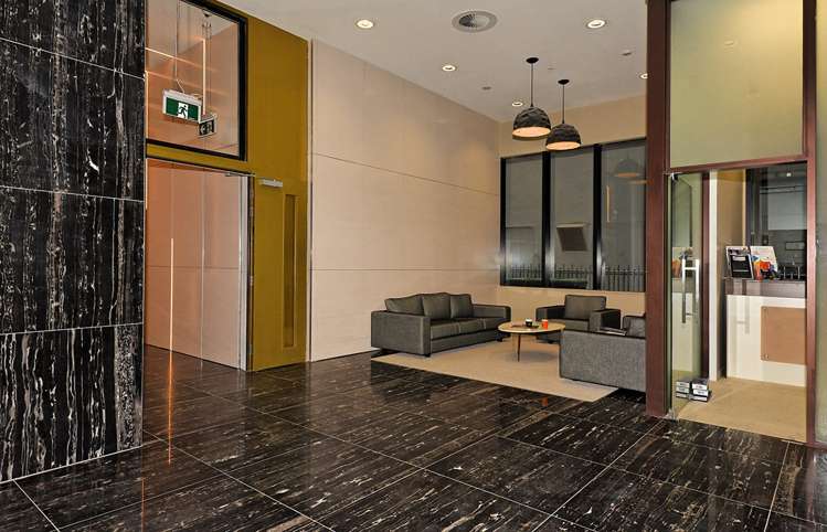 805/75 Victoria Street West 10015_8