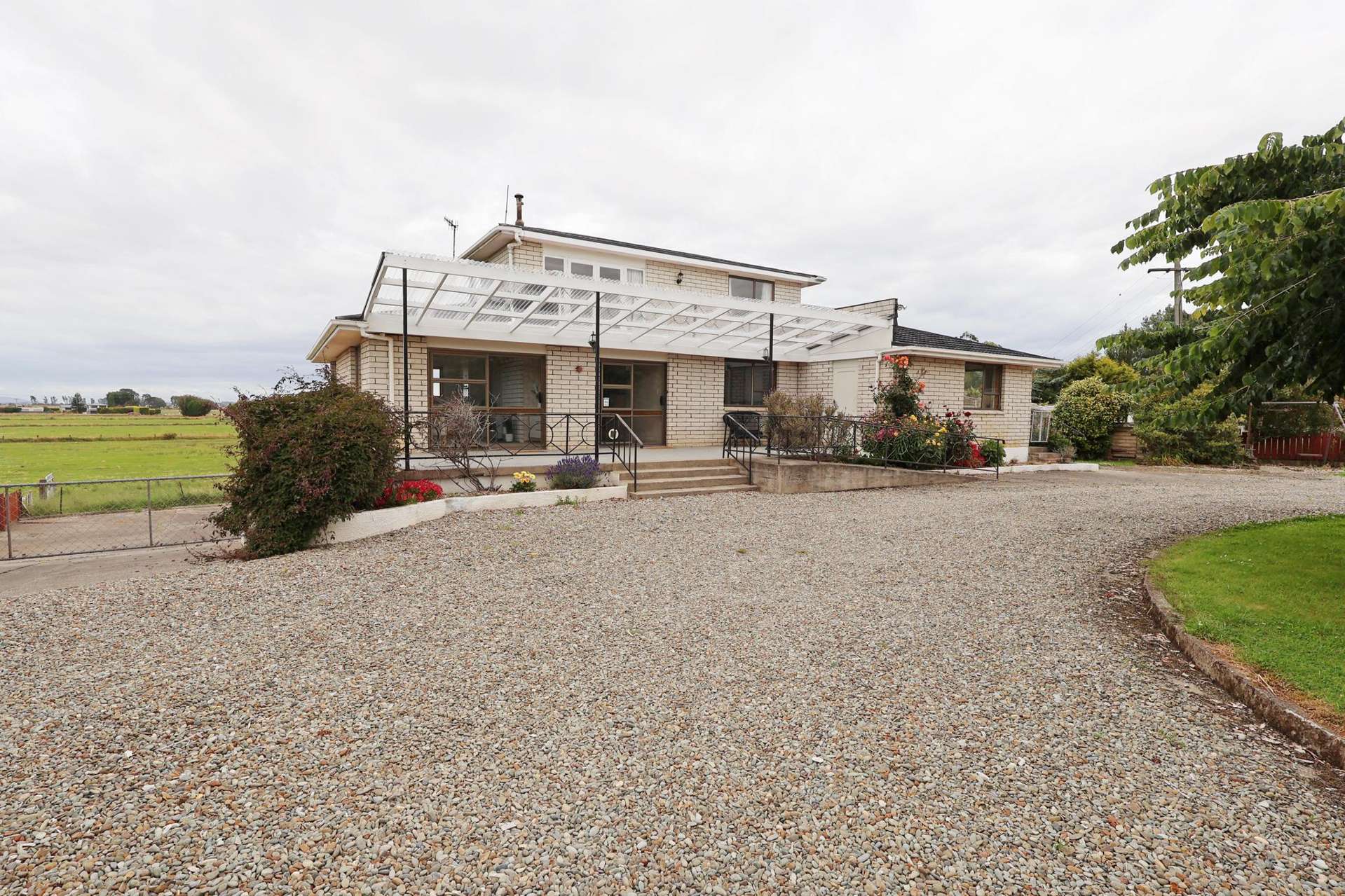 220 Bay Road West Plains_0