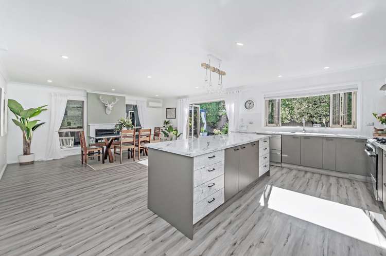 8 Excalibur Place Burwood_14