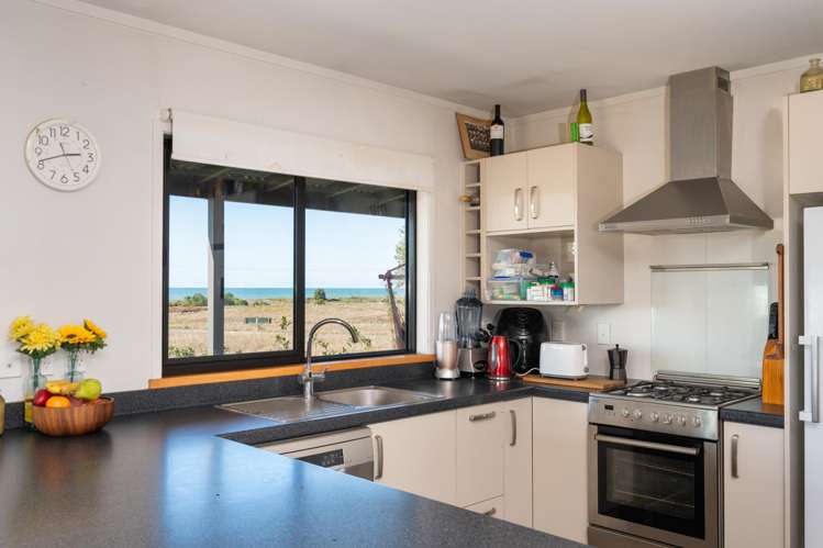 148 Clifton Road Te Awanga_31