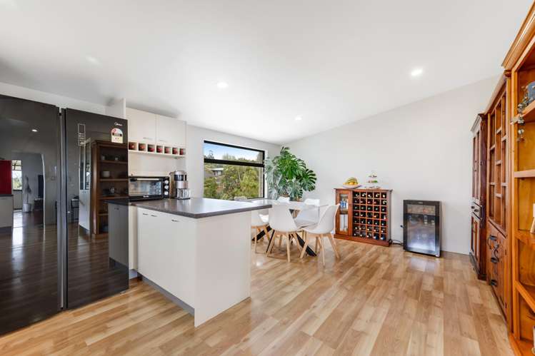 21 Beach Road Mellons Bay_16