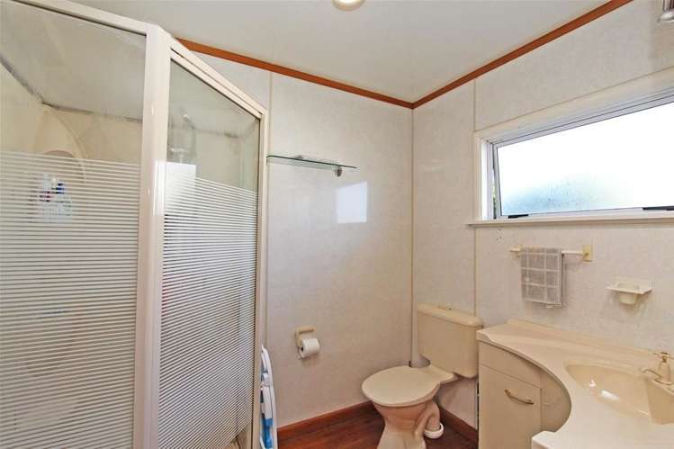 3 Tennyson Crescent Stoke_8