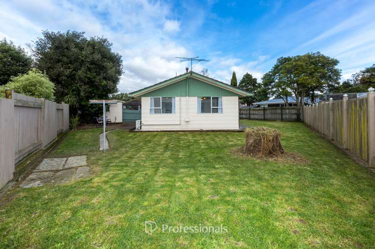35 Larchmont Grove Totara Park_11