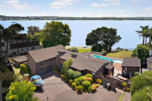 1801sqm waterfront opportunity in Sunnyhills
