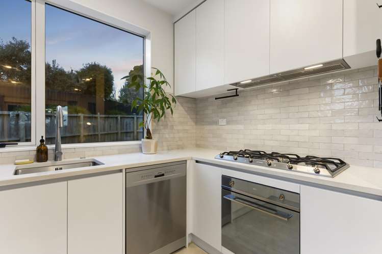 5C Quiet Street Te Atatu South_12