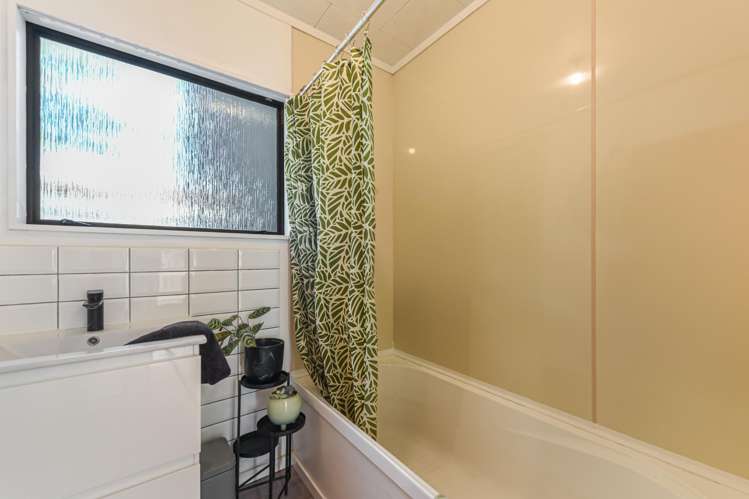 2/42a Songer Street Stoke_10