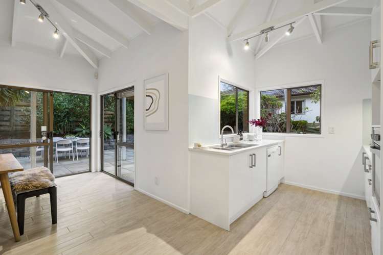 2/1 Totara Grove Hillcrest_7