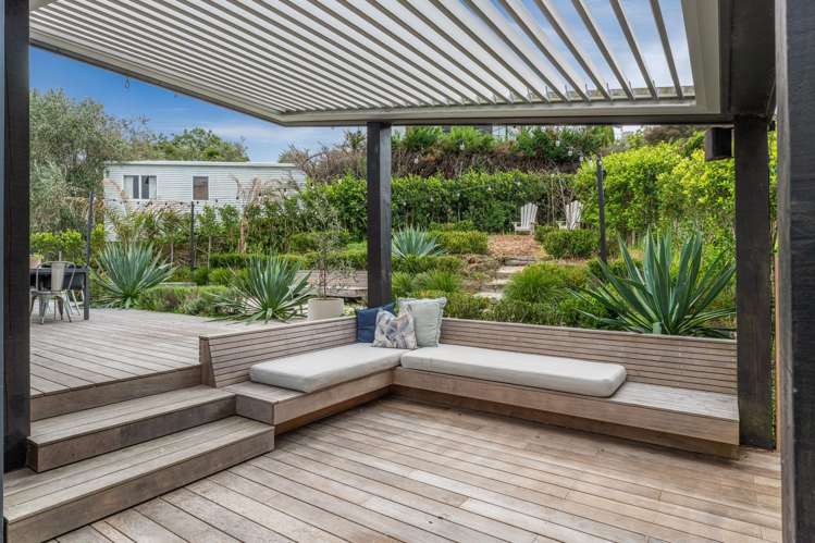 2 Te Makiri Road Onetangi_6