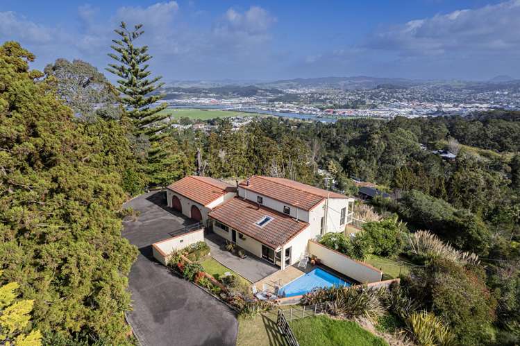 120 Memorial Drive Parahaki_29