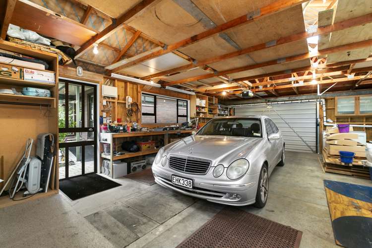 60 Easther Crescent Kew_22