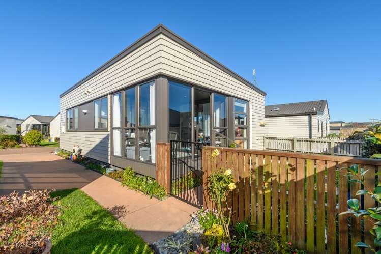 288/61 Golden Sands Drive_0