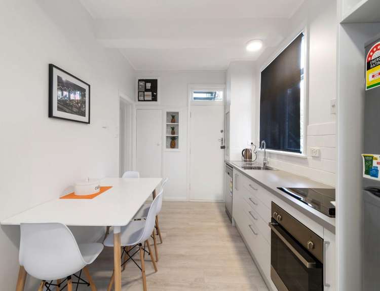 2d Grey Street Glenholme_8