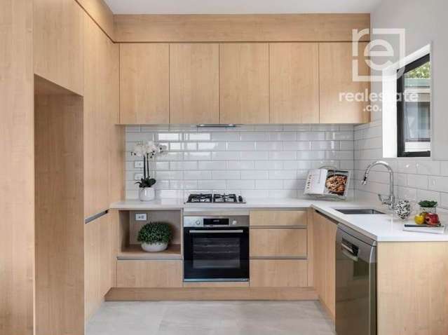 3 bedroom in Mt Roskill.