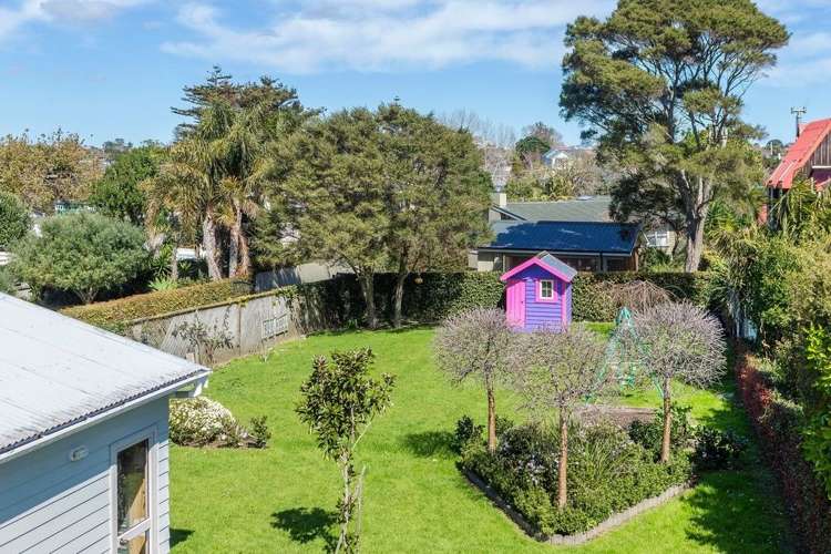 60 Marine Parade Mellons Bay_42