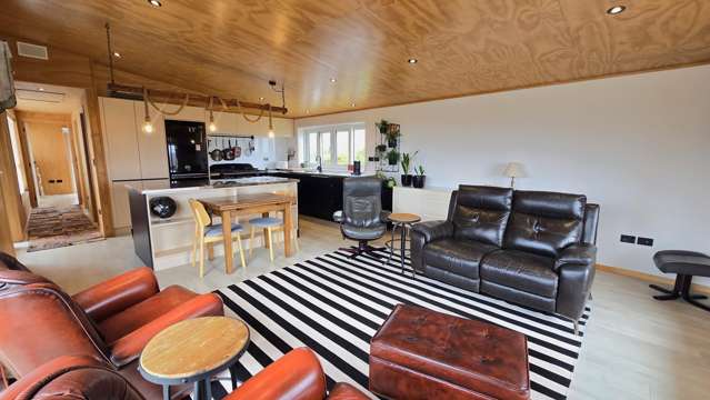 11 The Strand Okarito_2