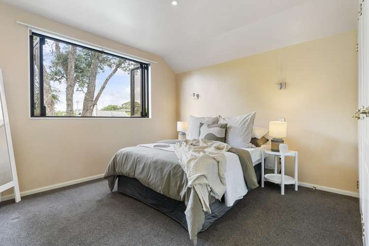 15c Burch Street Mount Albert_13
