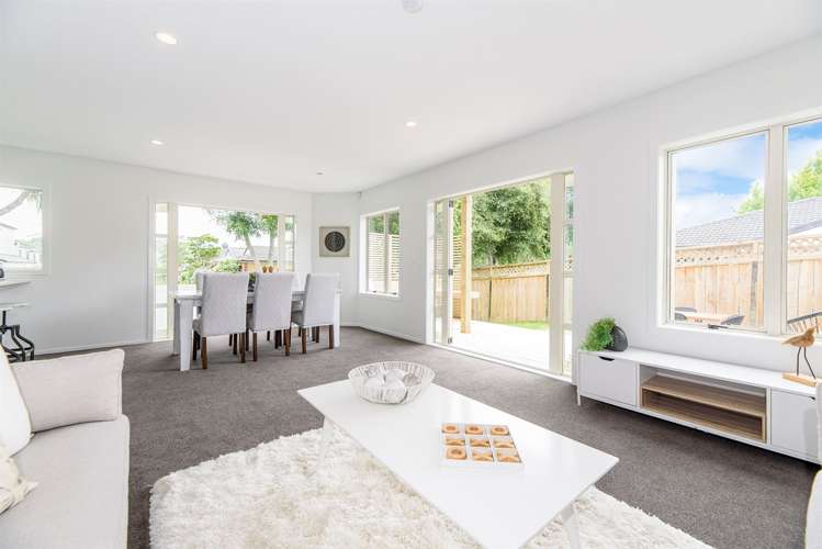 1/14 Fields Parade Oteha_6