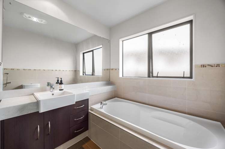 7 Viera Drive Flat Bush_19