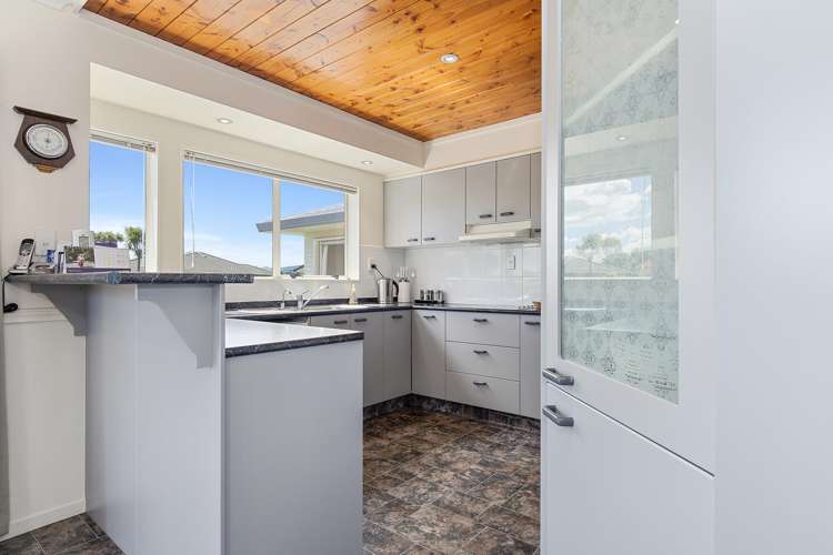 51 Mahonia Place Pyes Pa_9