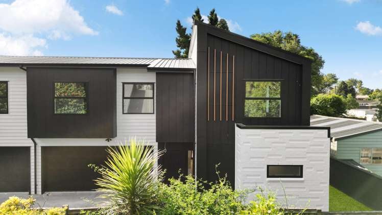 4/11 Comries Road_0