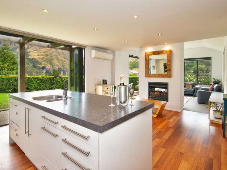 2a Amber Close Arthurs Point_7