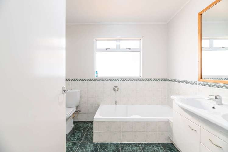 25c Thornlow Street Glendene_20